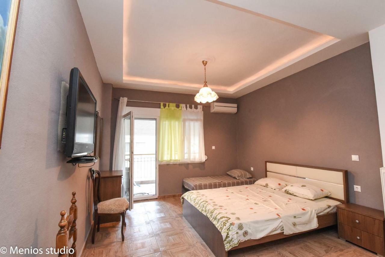 Menios Apartments And Studios Nea Kallikrateia ภายนอก รูปภาพ
