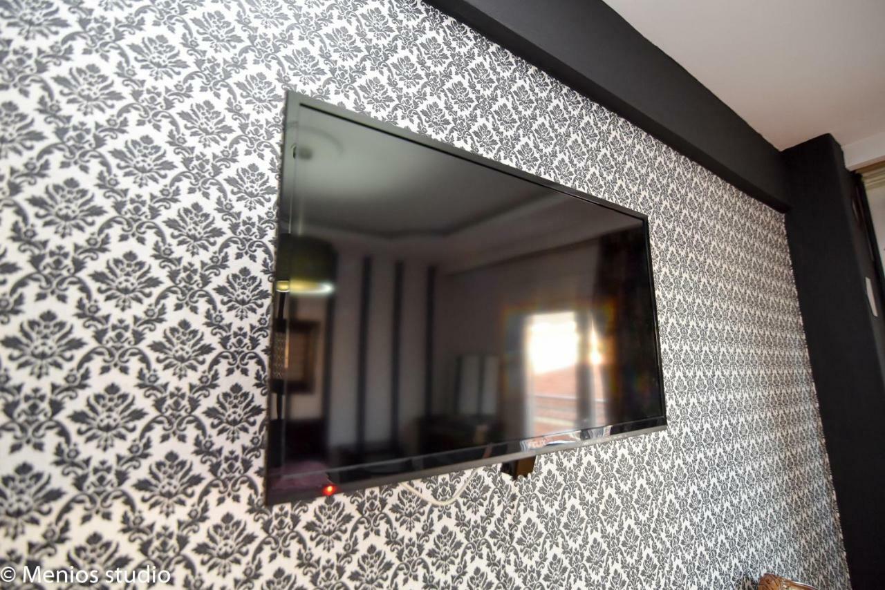 Menios Apartments And Studios Nea Kallikrateia ภายนอก รูปภาพ
