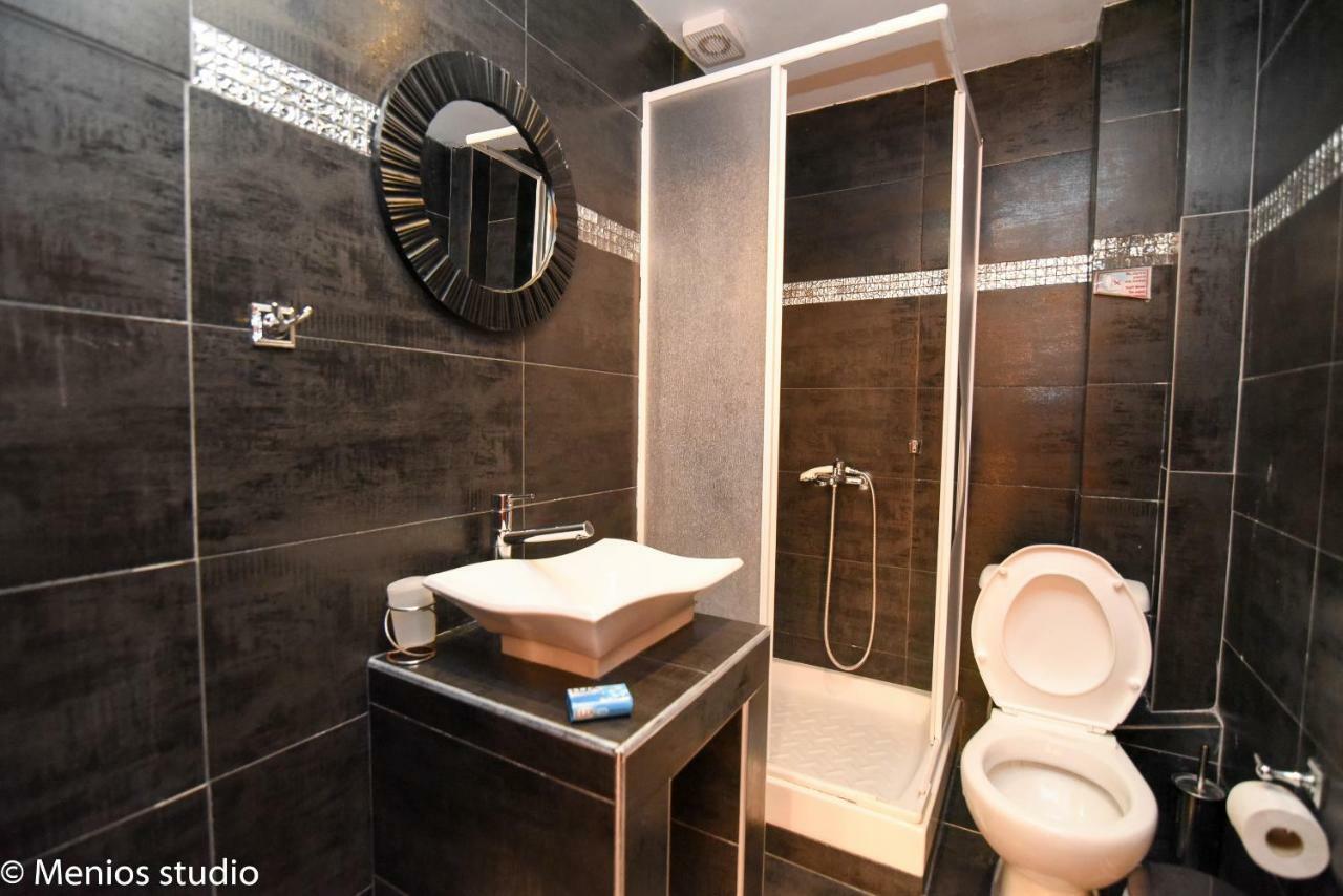 Menios Apartments And Studios Nea Kallikrateia ภายนอก รูปภาพ
