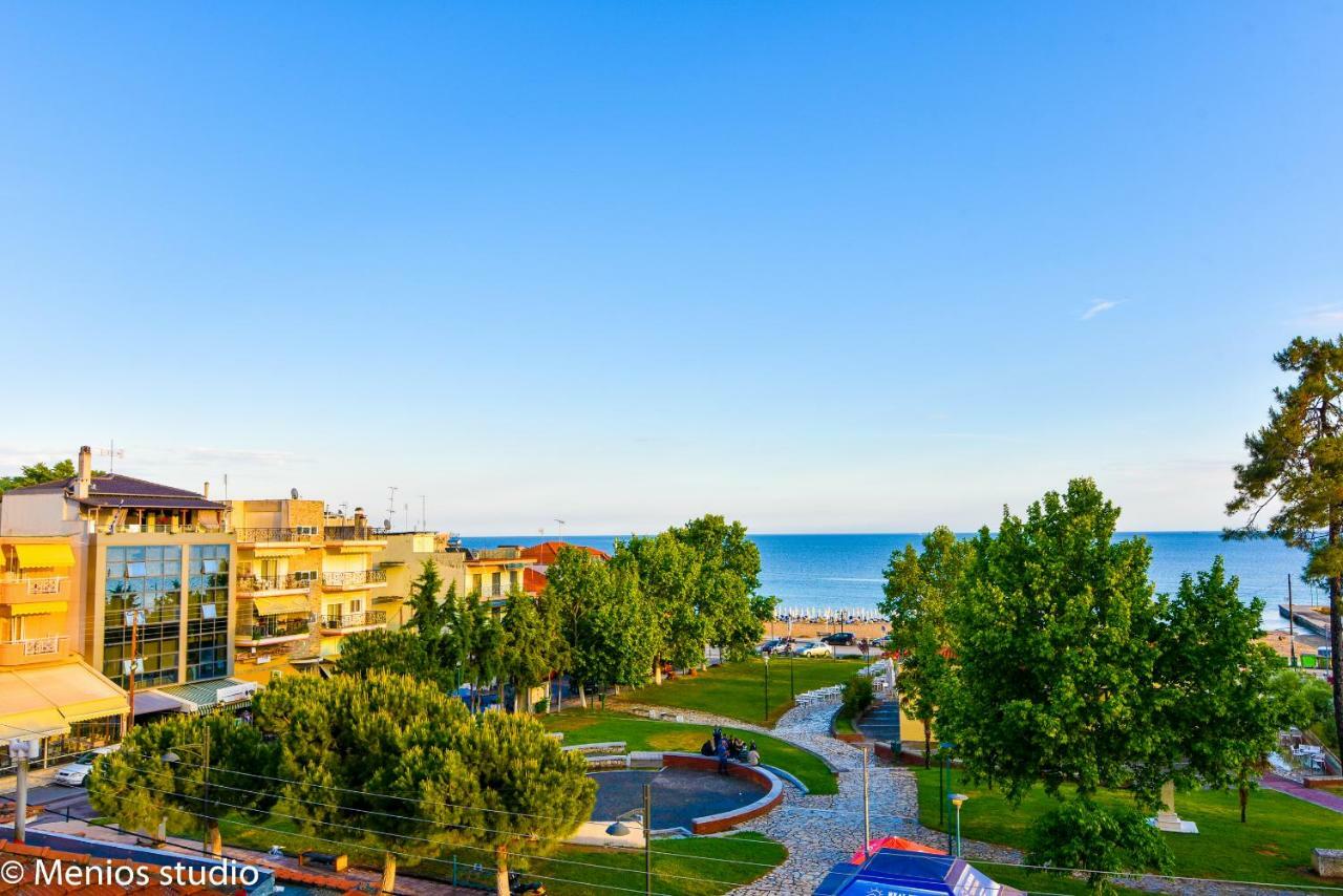 Menios Apartments And Studios Nea Kallikrateia ภายนอก รูปภาพ