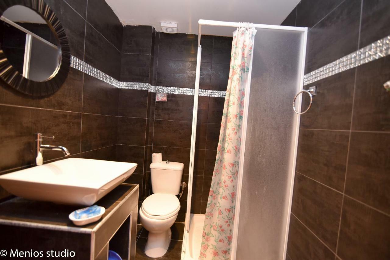 Menios Apartments And Studios Nea Kallikrateia ภายนอก รูปภาพ